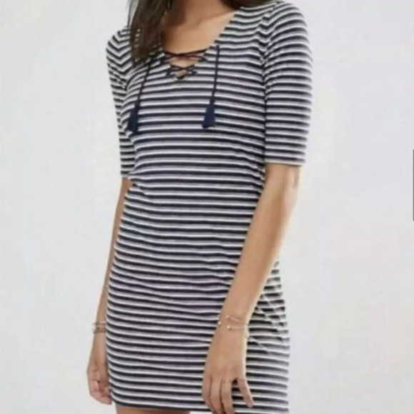 Hollister -- Striped Bodycon Dress with Lace-up ties in front (Navy & White) - Picture 3 of 3